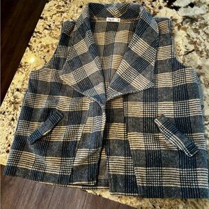 Soft and cozy Plaid Vest in Navy and Cream
